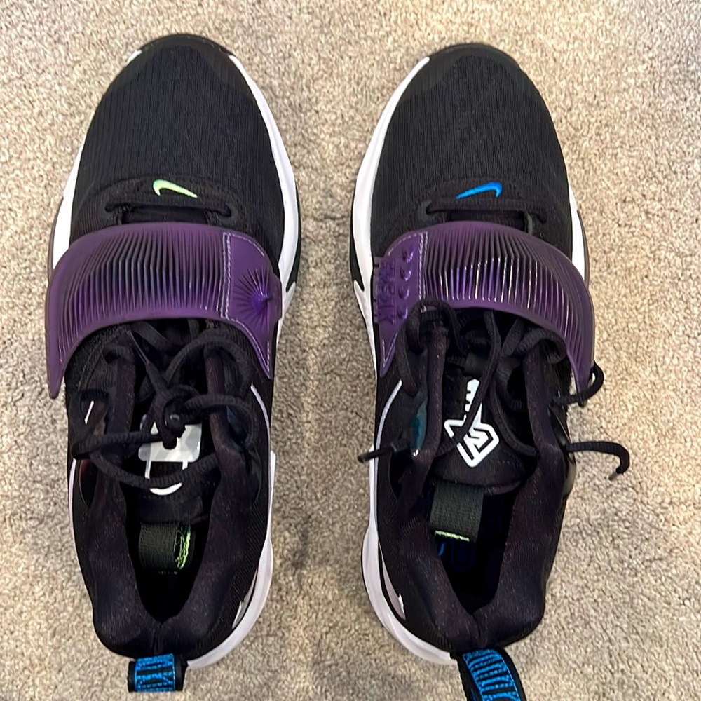 Nike Women’s 10 Zoom Freak 3 Basketball Sneakers Gem